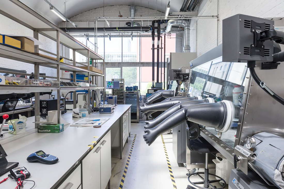 Gloveboxes infrastructures abee